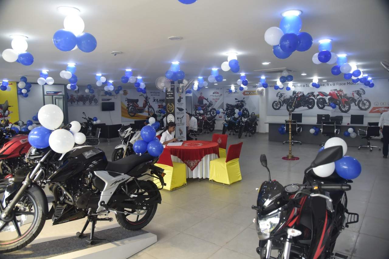 simran-auto-sector-18-gurgaon-motorcycle-dealers-tvs-3nrixa8ye5